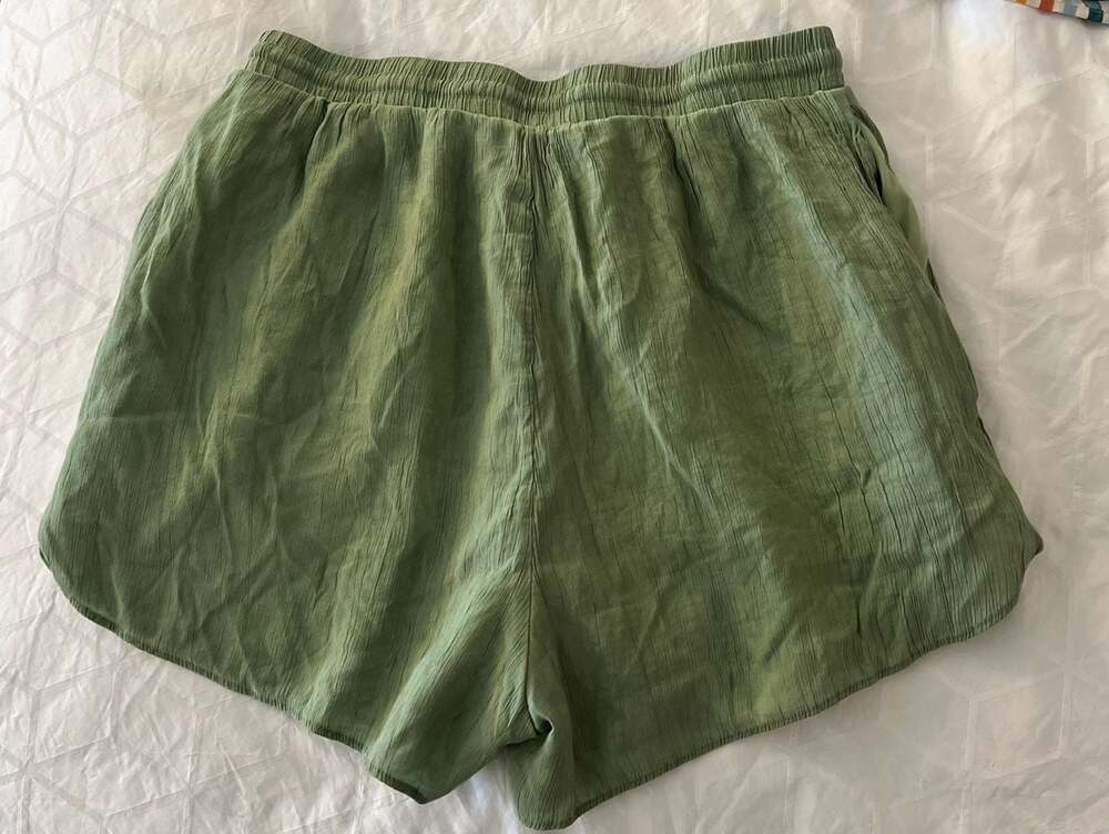 Sage The Label Olive Green Crinkled Drawstring Elastic Waist Shorts - Picture 3 of 3